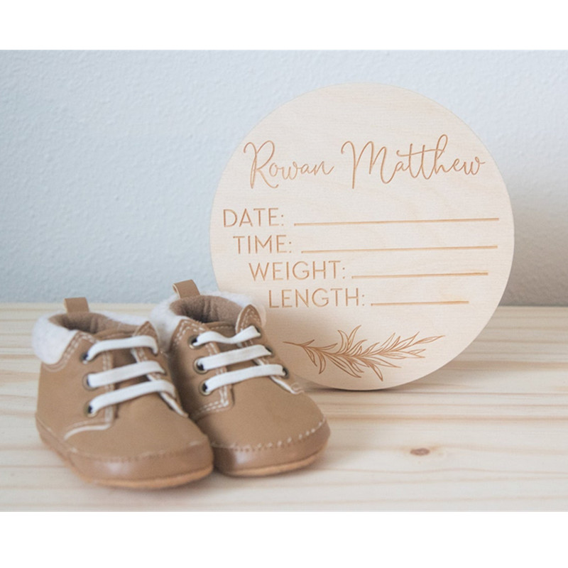 Wooden baby name sign Personal - Baby Nursery Hospital recension och pris