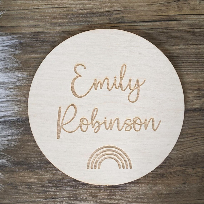 Engraved wood Nursery name sig - Baby Nursery Name Wall Art recension och pris