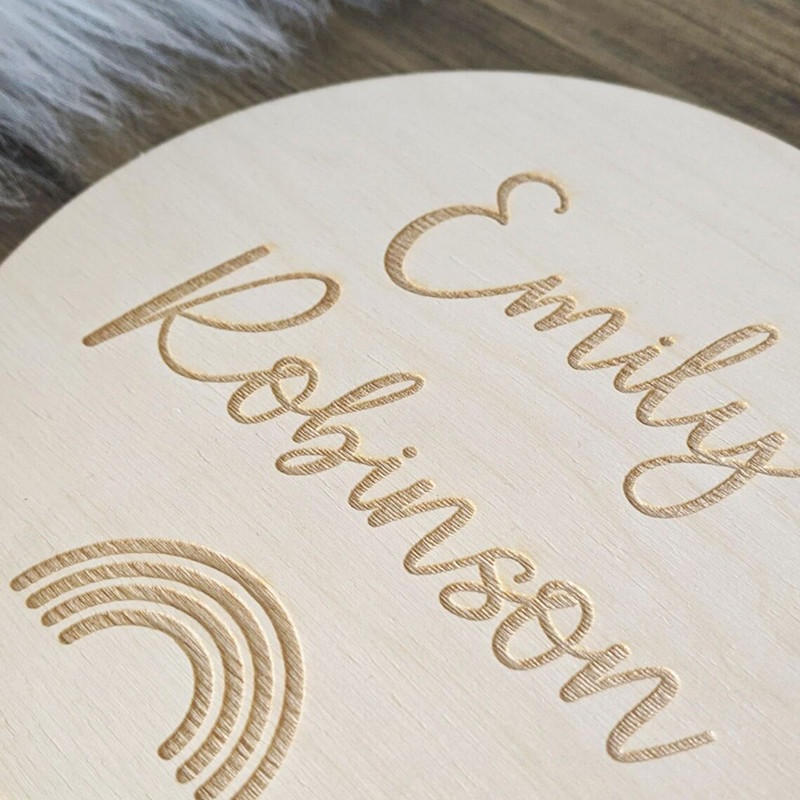 Engraved wood Nursery name sig - Baby Nursery Name Wall Art recension och pris